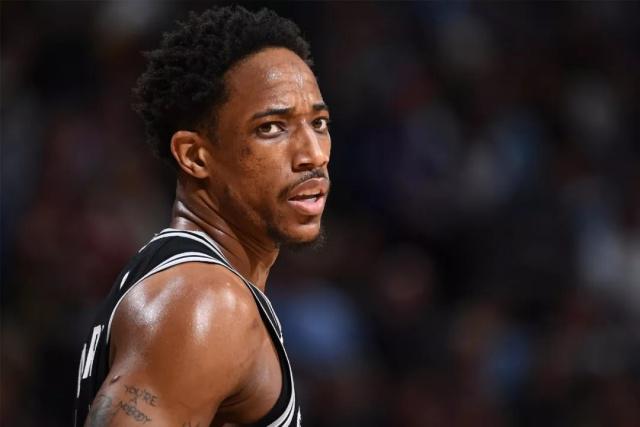 克罗斯评选历史最佳中场，卡塞米罗位列第三，斯科尔斯遗憾落选